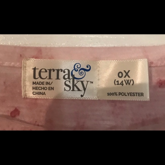 Terra & Sky new flutter sleeve top - Picture 2 of 3